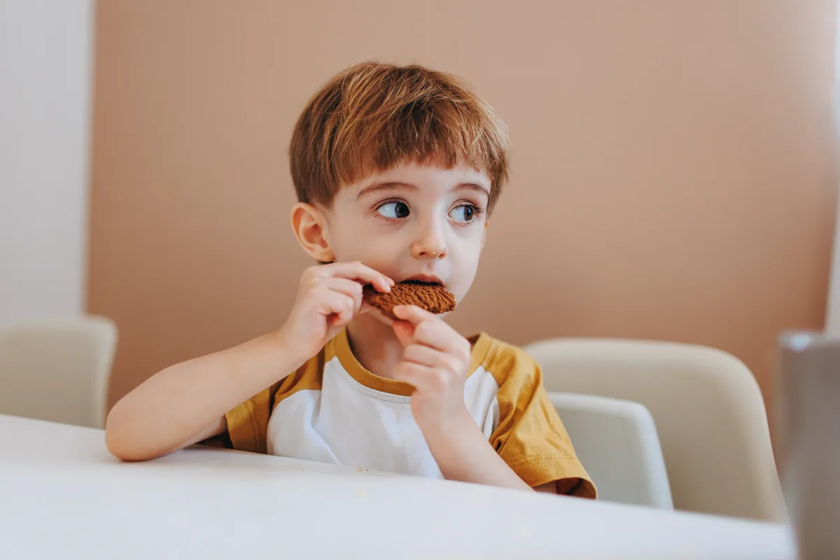 Bambino durante il pasto